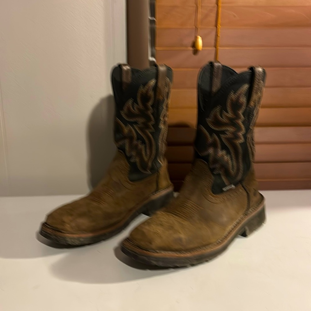 These are a nice pair of work boots they are comfortable and they are waterproof